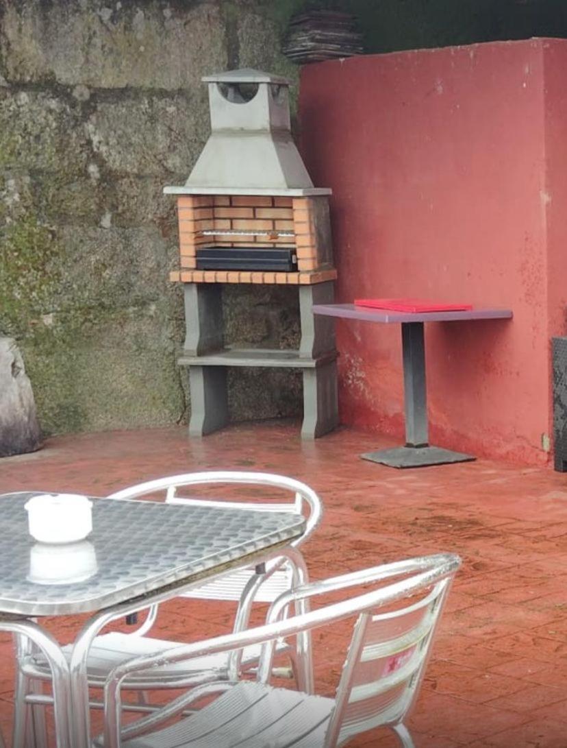 Alojamiento Entero Con Piscina Y Jardin. Ourense Exterior photo